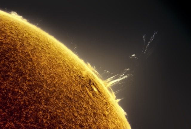 our_sun_solar_flare_x1_from_ar2994_in_motion-taille640_649c4435c489e.jpg