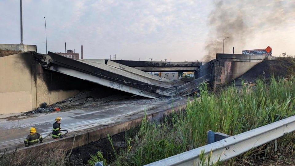 Stati Uniti: un’autostrada crolla a Filadelfia dopo l’incendio di un’autocisterna