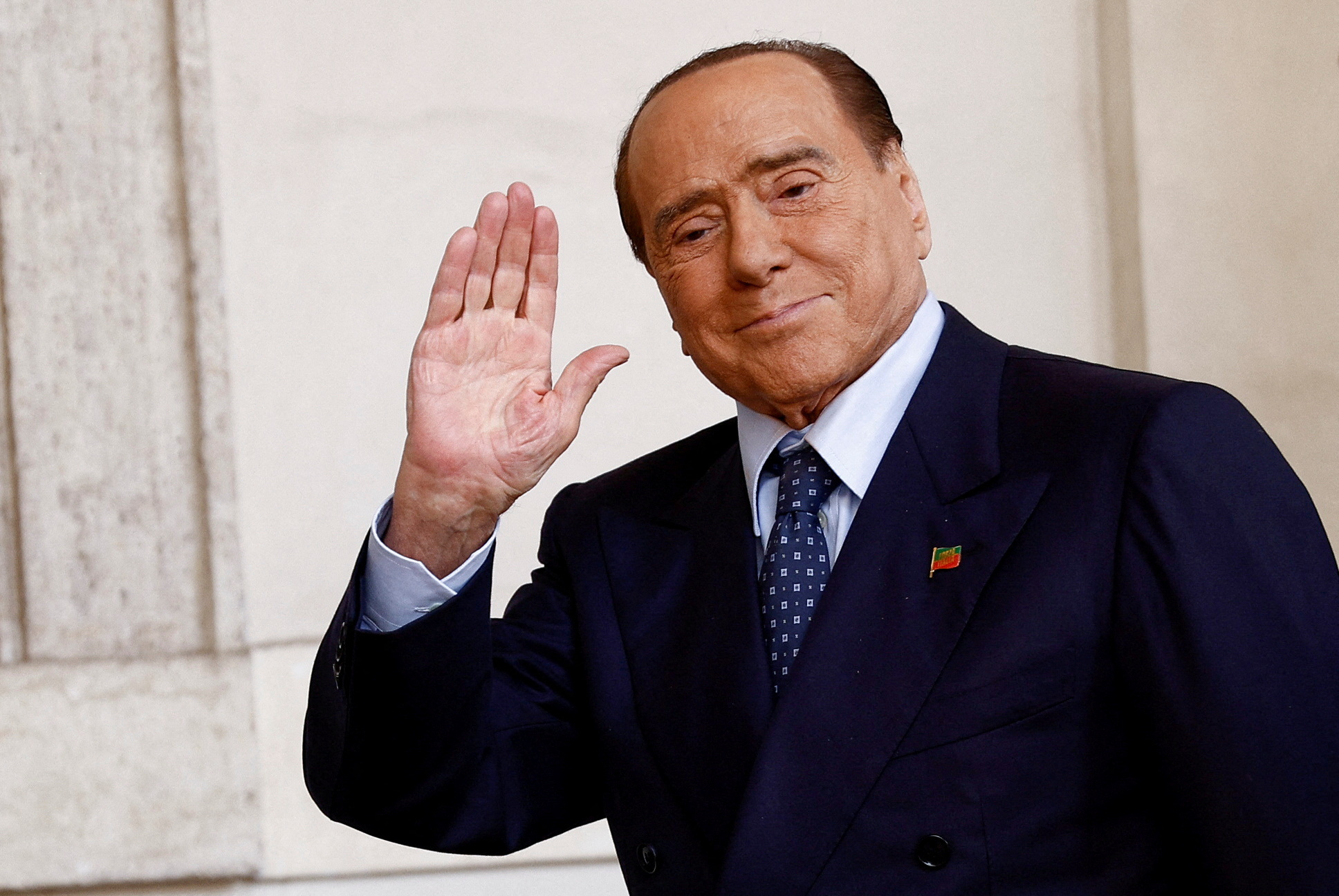 Italia: Silvio Berlusconi ha lasciato l’ospedale venerdì dopo sei settimane di cure