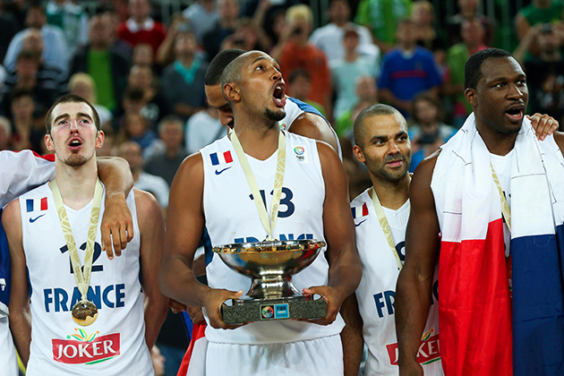 tp_diaw_pietrus_eurobasket_2013_victoire.jpg