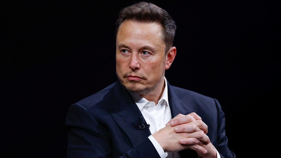 Elon Musk stima che il valore del social network sia diminuito di oltre la metà