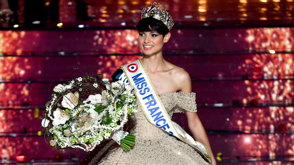 Miss France 2024 Ève Gilles, Miss NordPasdeCalais, remporte le