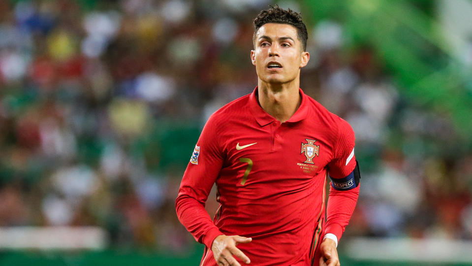 Cristiano Ronaldo: Can the Portuguese sign with Paris Saint-Germain?