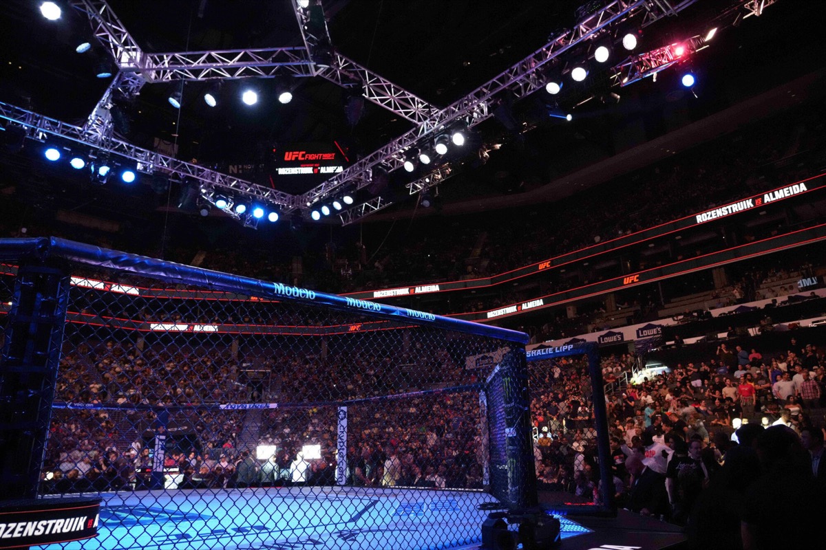 UFC: Terrible Knockout en un “codazo” en Las Vegas (Video)