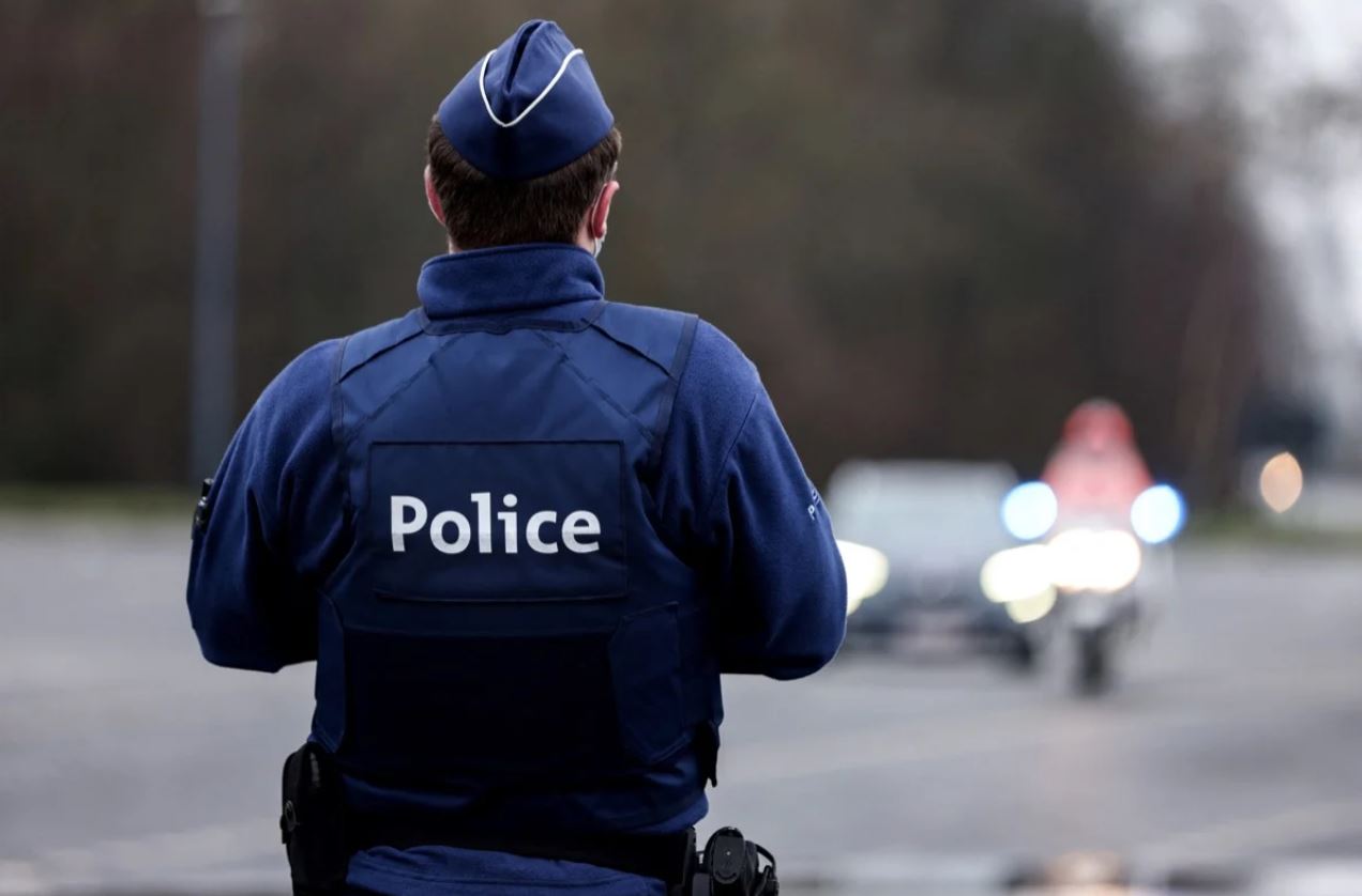 België: 12-jarige jongen steekt politieagent ernstig neer