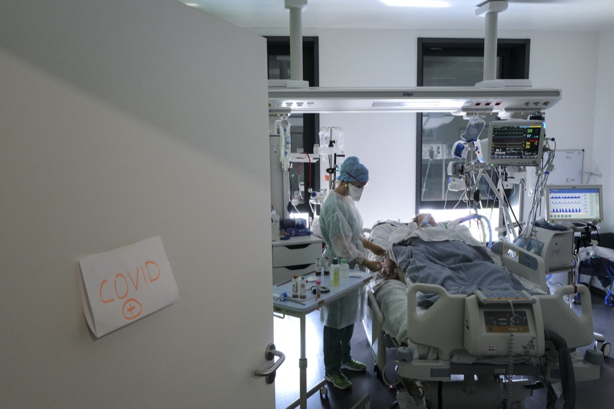 Covid-19 : les hospitalisations en réanimation sont en baisse - CNEWS