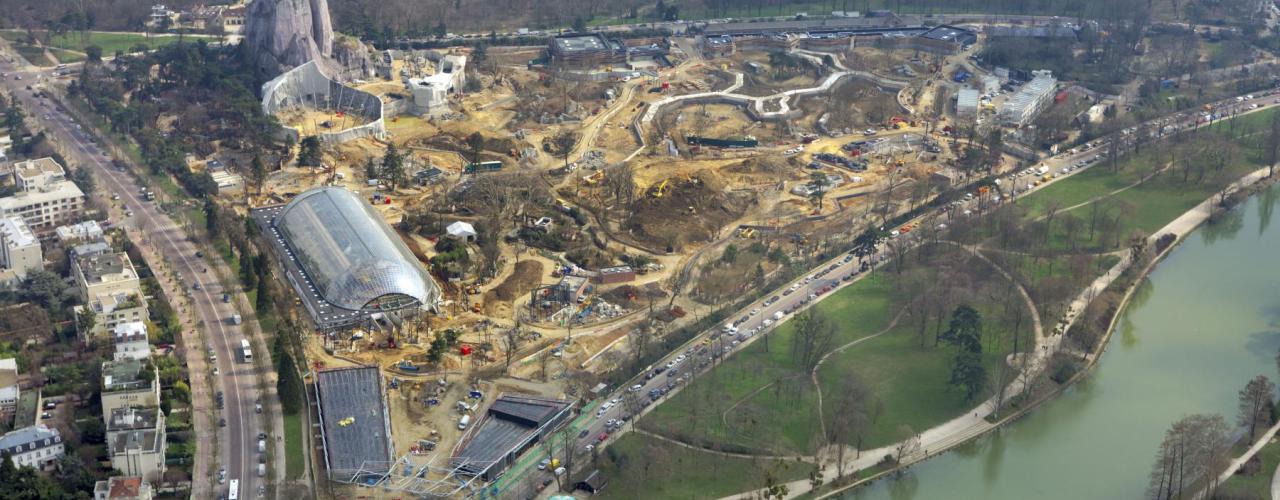 Une vue aérienne des travaux en cours au zoo de Vincennes.