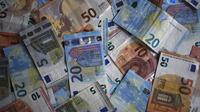 Face au coronavirus, l'économiste Pascal Perez appelle la BCE à verser à tous les ménages de la zone euro un chèque de 2.000 euros, dans une tribune dans Le Monde. 