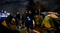 Depuis novembre, le préfet de police de Paris assure empêcher les reconstitutions de campements grâce à la présence policière.