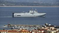 Le navire militaire Tonnerre à Ajaccio le 22 mars 2020 [Pascal POCHARD-CASABIANCA / AFP]