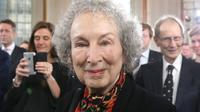 L'écrivain canadienne Margaret Atwood, en octobre 2017 à la Foire du Livre de Francfort [Daniel ROLAND / AFP/Archives]