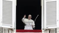 Le pape François salue les pélerins au Vatican, le 15 août 2018 [FILIPPO MONTEFORTE / AFP]