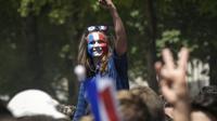 La victoire des Bleus au Mondial de football pourrait favoriser la confiance et la consommation en France au cours des prochaines semaines [SEBASTIEN SALOM GOMIS / AFP]