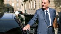 L'ex-président Chirac arrivant à son bureau le 1er septembre 2011, à Paris.   [BERTRAND LANGLOIS / AFP/Archives]