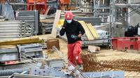 Un employé sur un chantier de construction, le 27 avril 2020 à Montpellier [Pascal GUYOT / AFP/Archives]