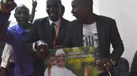 Des partisans du président malien sortant Ibrahim Boubacar Keita célèbrent sa victoire au premier tour de la présidentielle, le 2 août 2018 à Bamako [ISSOUF SANOGO / AFP]