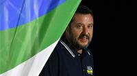 Le ministre italien de l'Intérieur Matteo Salvini arrive à un meeting électoral à Mola di Bari (sud) le 9 août 2019 [Alberto PIZZOLI / AFP]