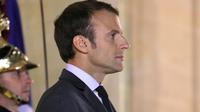 Le président Emmanuel Macron sur le perron de l'Elysée le 31 octobre 2017 [ludovic MARIN / AFP/Archives]