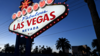 Dans une vidéo publiée sur Youtube, le 27 mai dernier, Derek Stevens, explique que «Vegas a besoin de ses touristes».