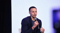 Le joueur des Golden State Warriors, Stephen Curry, s'est engagé avec plusieurs de ses coéquipiers contre les violences policières.