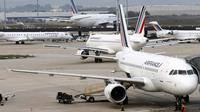 Des avions à l'arrêt à l'aéroport parisien d'Orly [Thomas Samson / AFP/Archives]