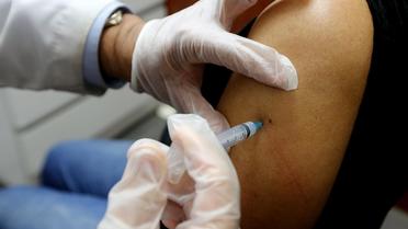 Une personne se fait vacciner contre la grippe [Mario Tama / Getty Images/AFP/Archives]