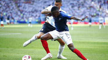 Déjà averti face au Pérou en phase de groupes, le joueur a pris un carton jaune lors de la victoire des Bleus contre l'Argentine (4-3), en 8e de finale.