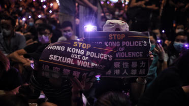 La police de Hong Kong dans le viseur des manifestants