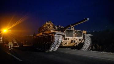 Des chars et des véhicules blindés avaient été massés par la Turquie à sa frontière avec la Syrie en début de semaine. 