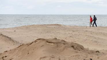 Le petit voilier a été retrouvé par deux promeneurs sur une plage de l’île de Ré. 