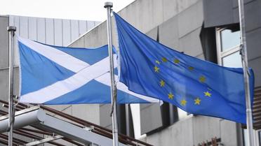 Le gouvernement écossais a décidé que les bâtiments gouvernementaux arboreront désormais chaque jour le drapeau européen.