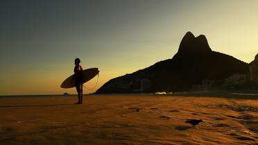 Les plages de Rio, l'une des villes les plus touchées par l'épidémie, sont pratiquement désertes. 