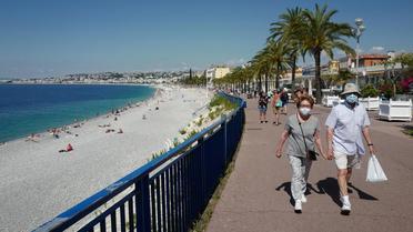 Même si l’épidémie marque le pas, les masques de protection accompagneront les vacanciers pendant l'été.