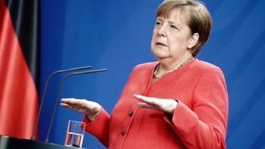 La chancelière Angela Merkel a progressivement allégé les mesures sanitaires et restrictions. 