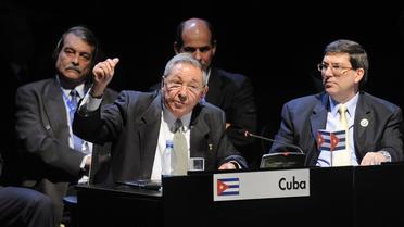 Photo transmise par la présidence chilienne, via l'agance Uno, du président cubain Raul Castro lors d'un sommet à Santiago du Chili [Nadia Perez / Agencia Uno/AFP]