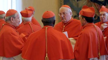 Le doyen du Sacré Collège Angelo Sodano entouré de cardinaux, le 11 février 2013 au Vatican [ / Osservatore Romano/AFP/Archives]