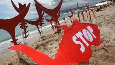 Protestation contre la pêche au thon rouge, organisée par Greenpeace à Cannes le 15 mai 2010 [Loic Venance / AFP/Archives]