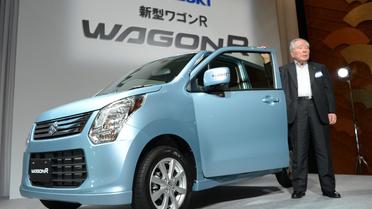 Le PDG de Suzuki  Osamu Suzuki présente un nouveau modèle le 6 septembre 2012 à Tokyo [Toru Yamanaka / AFP/Archives]