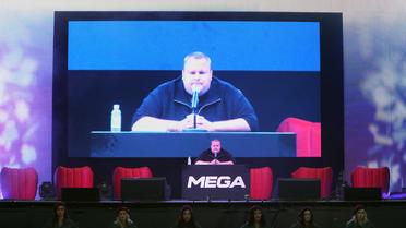 Le fondateur de Megaupload Kim Dotcom lors du lancement de son nouveau site de partage de fichiers Mega, le 20 janvier 2013 à Auckland