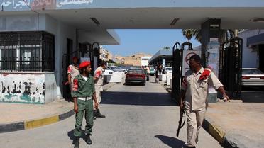 Des forces de sécurité devant un hôpital à Benghazi, le 23 septembre 2012 [Abdullah Doma / AFP/Archives]
