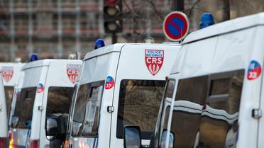 Photo prise le 18 janvier 2011 de camions de CRS à Paris [Loic Venance / AFP/Archives]