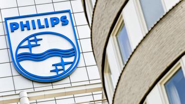 Le géant néerlandais de l'électronique Philips a annoncé mardi accentuer son programme de réduction des coûts, dont le montant passe de 800 millions d'euros à 1,1 milliard d'euros, entraînant 2.200 suppressions d'emplois. [ANP]