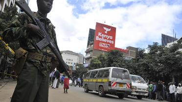 Au moins 48 personnes ont été tuées dans la nuit de mardi à mercredi par des hommes armés qui ont attaqué les habitations d'une communauté rivale dans le sud-est du Kenya, a indiqué Joseph Kitur, chef-adjoint de la police de la Province côtière.[AFP]