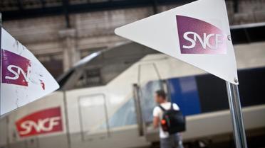 Logos de la SNCF devant un TGV, le 9 juillet 2012 à Bordeaux [Loic Venance / AFP/Archives]
