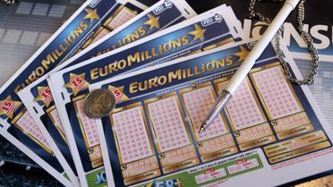 A 176 millions d'euros, c'est la quatrième plus grosse cagnotte d'Euro Millions depuis la création de la loterie européenne, une somme fabuleuse qui va attirer d'ici vendredi soir davantage de joueurs que d'habitude, Britanniques en tête.[AFP]