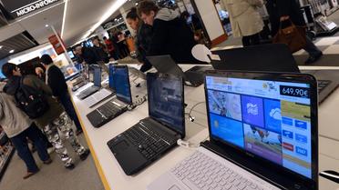 Des ordinateurs à la vente, le 27 novembre 2012 à Paris [Miguel Medina / AFP/Archives]