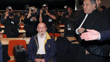 Jean-Claude Mas et son avocat Yves Haddad le 17 avril 2013 au tribunal à Marseille [Anne-Christine Poujoulat / AFP/Archives]