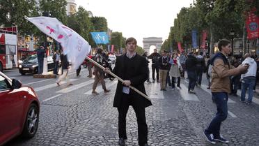 Manifestation surprise le 25 mai 2013 sur les Champs-Elysées contre le mariage homosexuel [Francois Guillot / AFP]