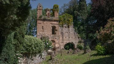 Vue prise le 18 mai 2013 du jardin de Ninfa, situé à 60 km au sud de Rome [Laurent Kalfala / AFP/Archives]