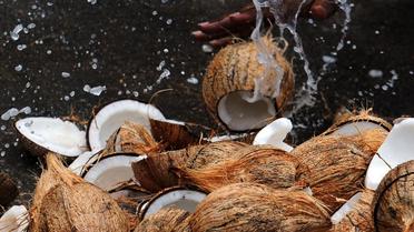 L'huile de noix de coco ne serait pas aussi vertueuse que certains l'affirment, selon l'universitaire. 